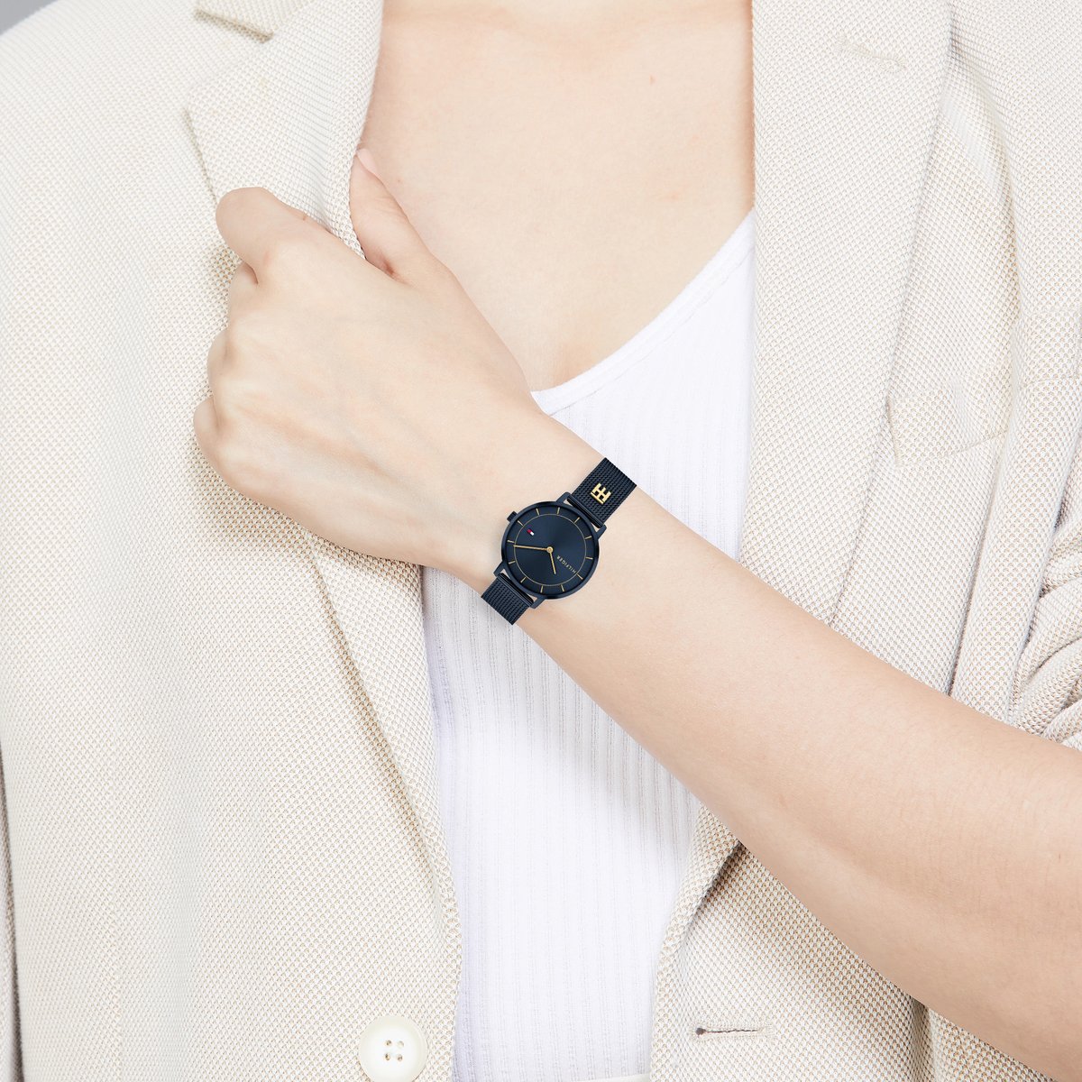 TOMMY HILFIGER Analog Watch with Mesh Strap