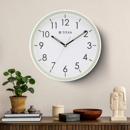 Titan 32.5 cm White-Lume Wall Clock: Stylish Nighttime Illumination