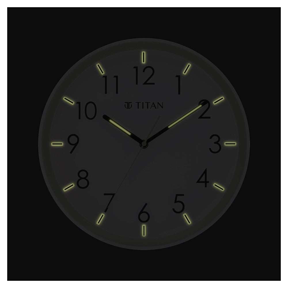 Titan 32.5 cm White-Lume Wall Clock: Stylish Nighttime Illumination