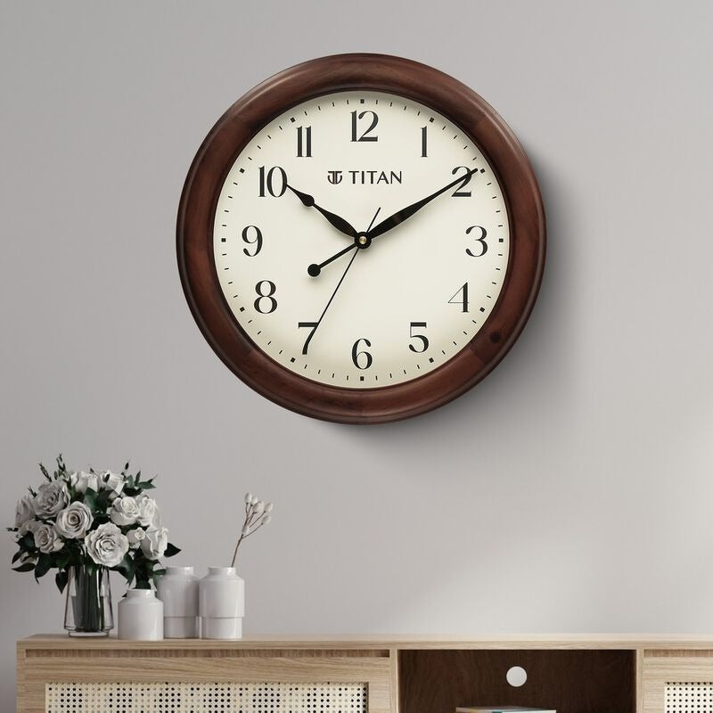 Titan Classic Wooden (35cm x 35 cm)
